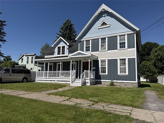 2nd image of 41 2nd Ave
