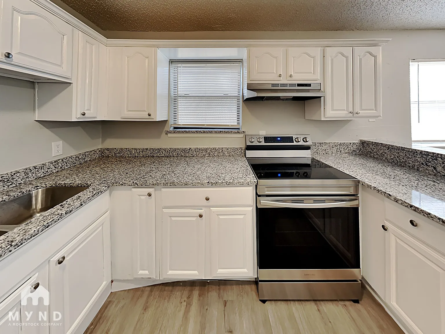 3 bed, 2.0 bath, 1120 sqft, $1,975 — Photo 4