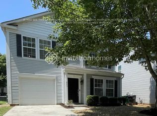 866 Plaza Walk Dr, Charlotte, NC 28215