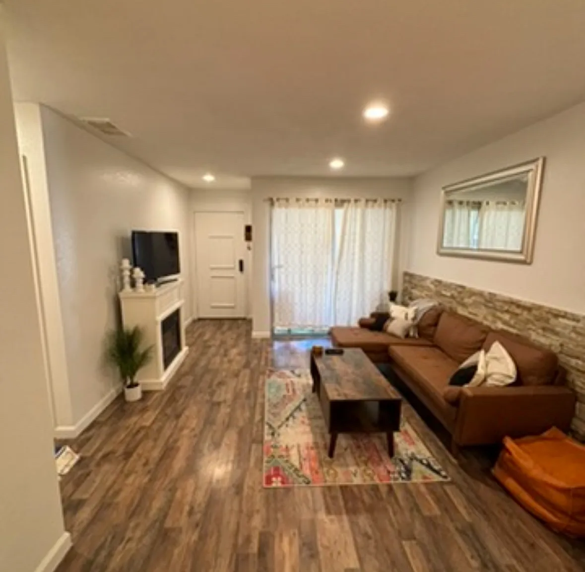 510 N Villa Ct — Photo 1