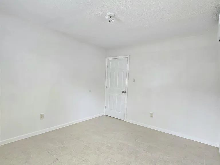 3843 Mount Pleasant St — Photo 13