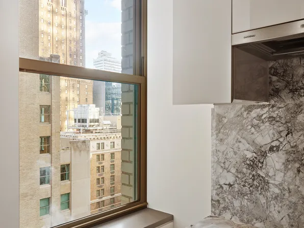 303 Park Avenue image 4 of 21