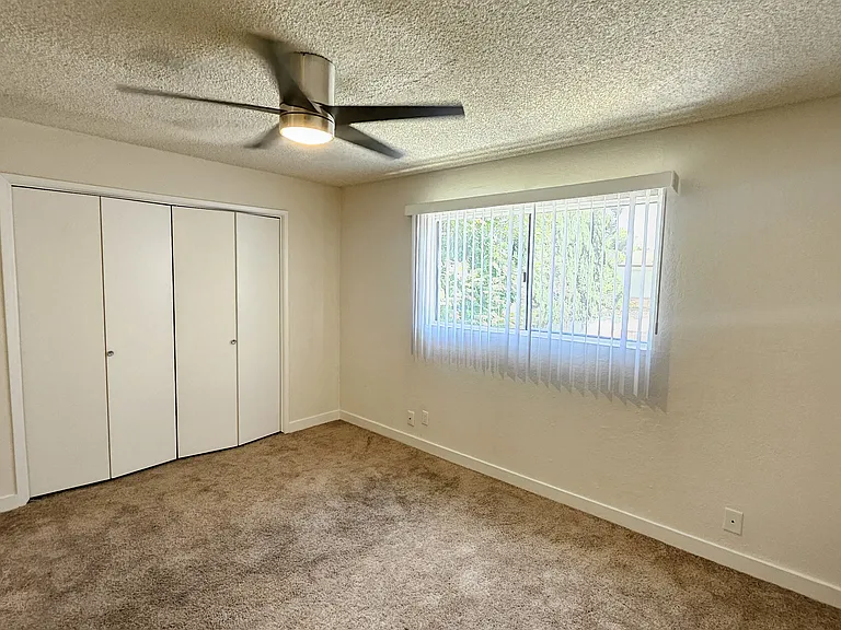 6842 N Fulton Ave #19 — Photo 7