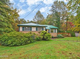 109 Wakefield Rd, Oak Ridge, TN 37830