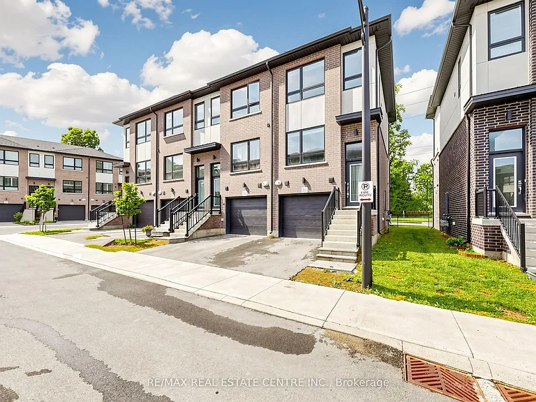 720 Grey St S #55 — Photo 2
