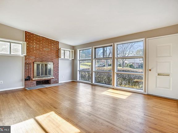 4th image of 315 Gruenther Ave