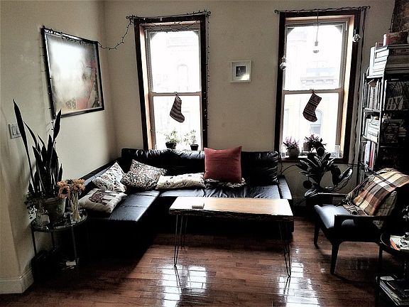 5th image of 325 Stanhope St APT 4C