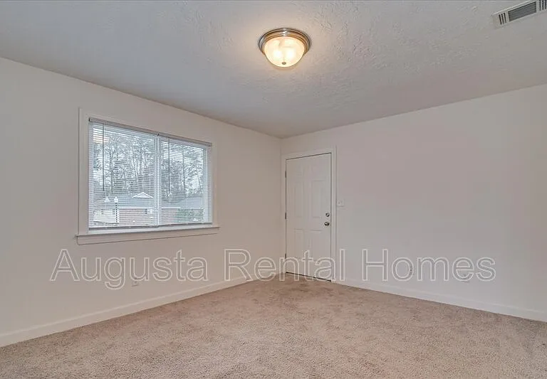 4015C Wheeler Woods Rd — Photo 3