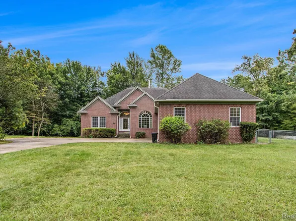 4624 Five Lakes Rd, North Branch, MI 48461