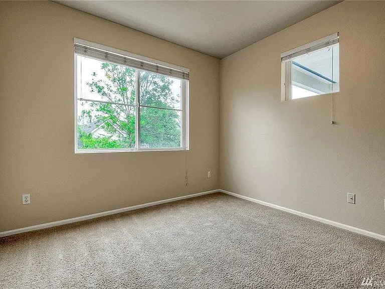 525 225th Ln NE #D-201 — Photo 15