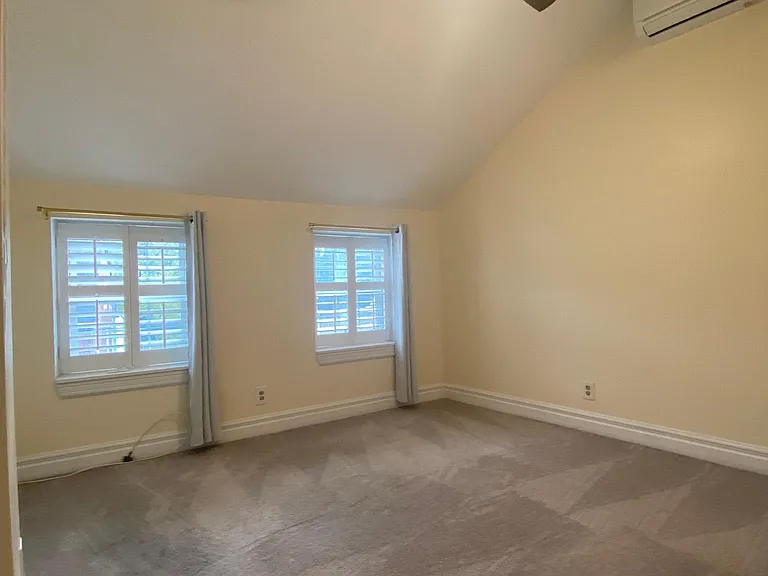 208 Ford St — Photo 15