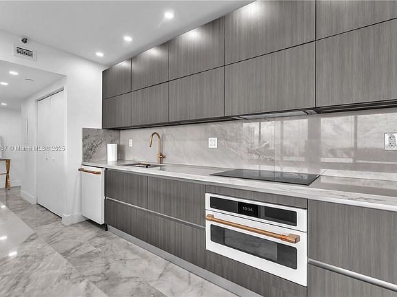 3rd image of 19355 Turnberry Way APT 14D