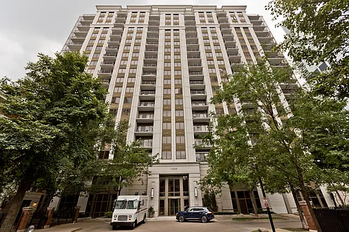 1322 S Prairie Ave Photo 1