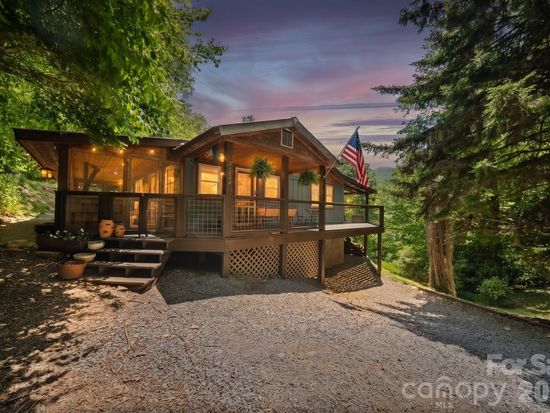 4606 Hemphill Rd, Waynesville, NC 28786