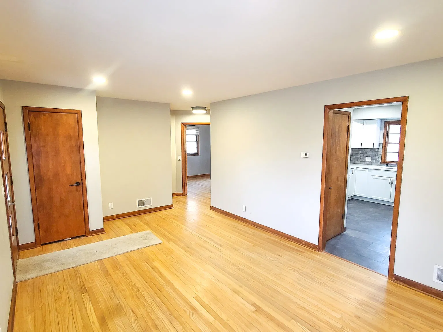 3 bed, 1700 sqft, $2,999 — Photo 3