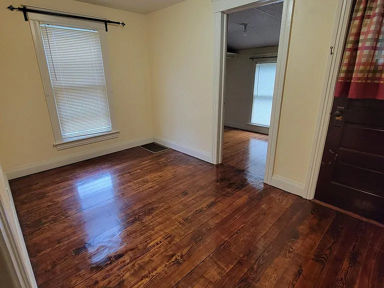 841 York St — Photo 15