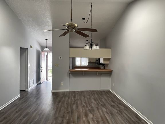 4th image of 310 Murcott Dr