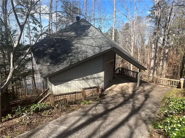 3208 Lake Road Cir, Gainesville, GA 30501