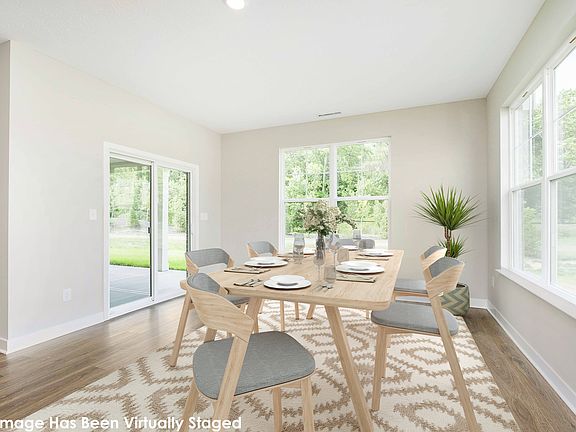 3rd image of 264 Silverton Ave