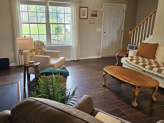 3rd image of 152 Sara Cir