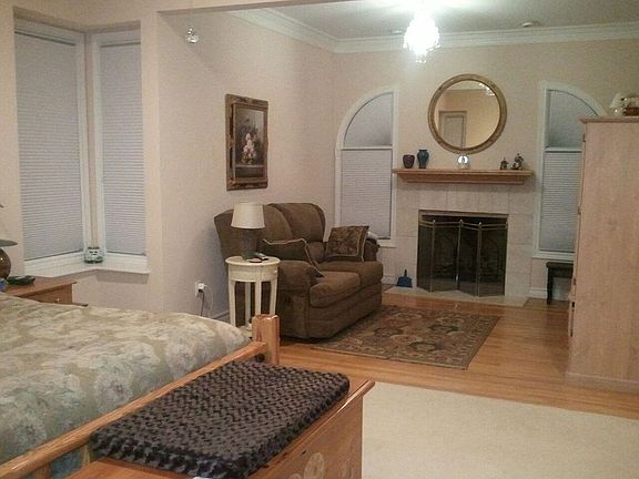 3rd image of 1370 Valley Crest Ct