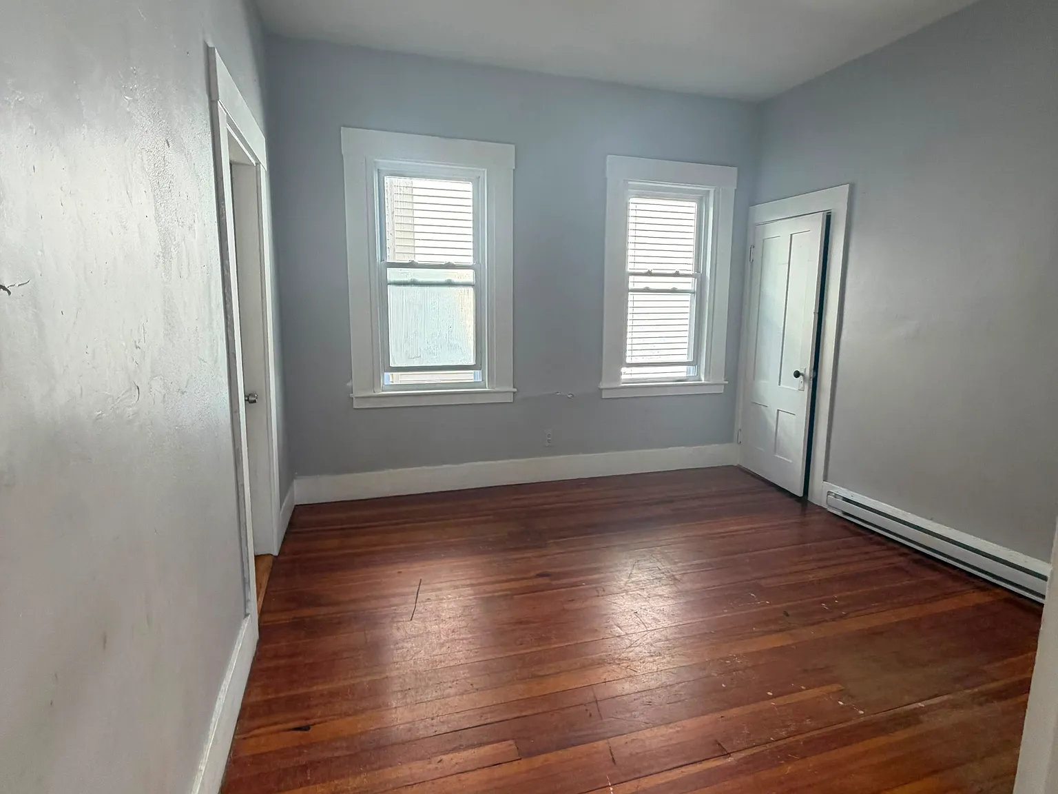 3 bed, 3519 sqft, $2,400 — Photo 2
