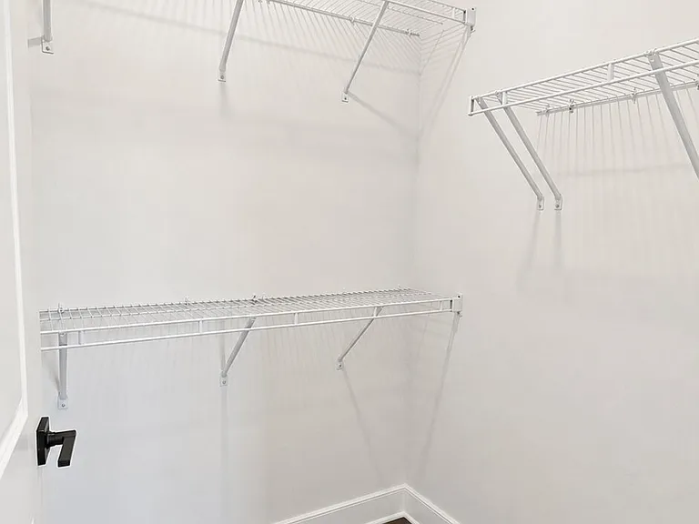 20 - Bedroom closet space_08122026