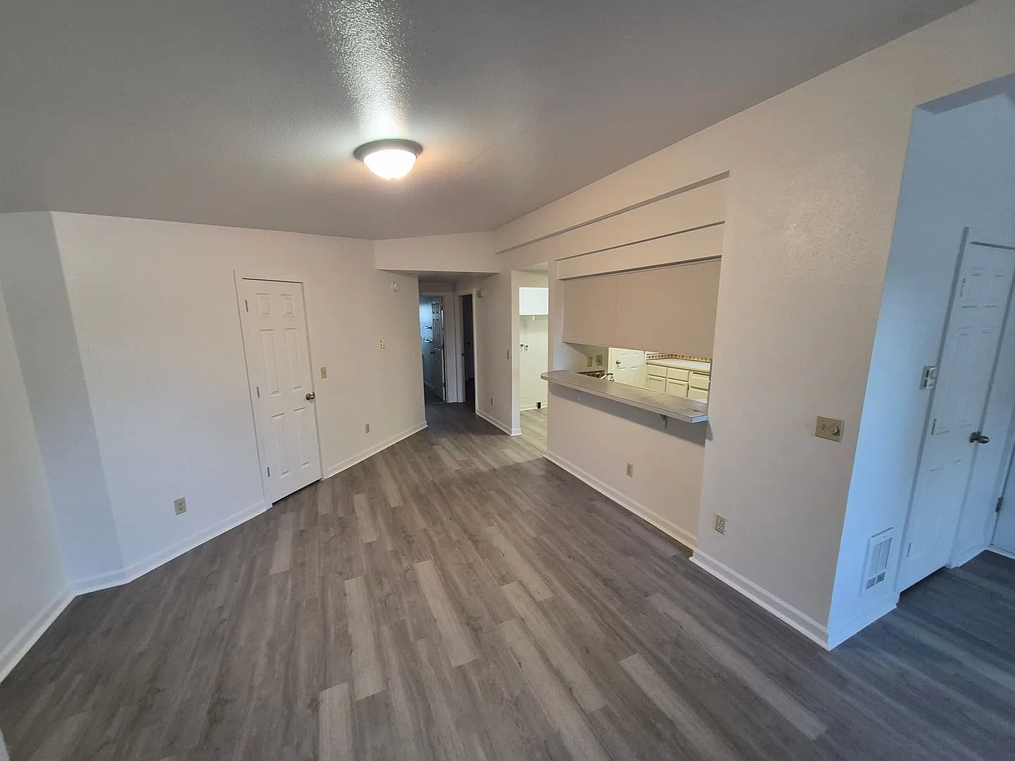 2 Bed 1 Bath SW Redmond — Photo 4