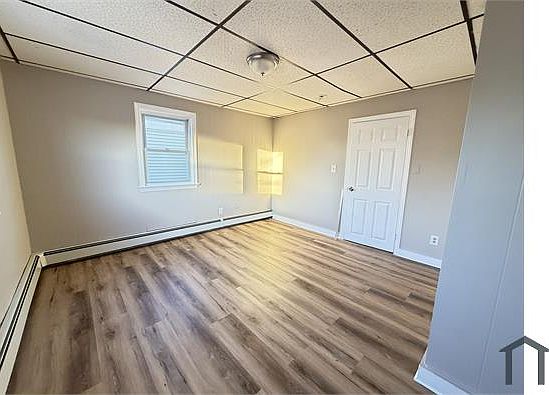 4th image of 94 Osgood St Floor 3