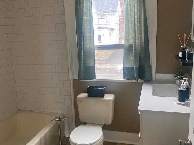 308 N Main St #D — Photo 9