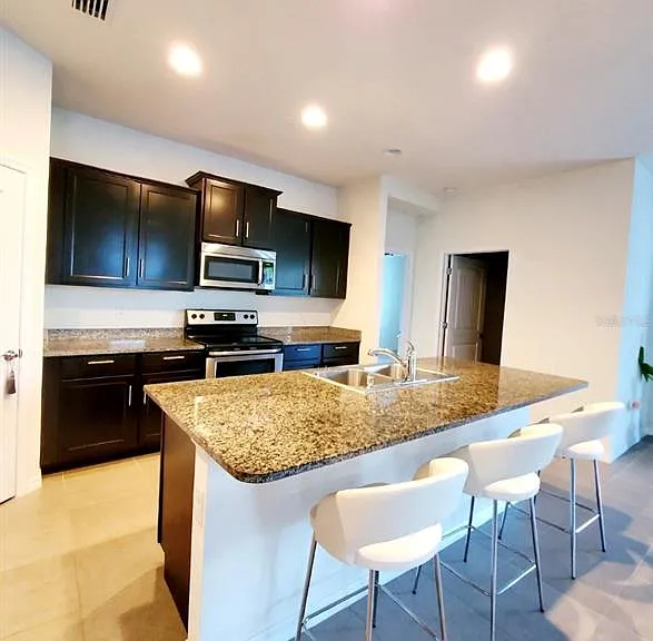 17589 Garsalaso Cir — Photo 10