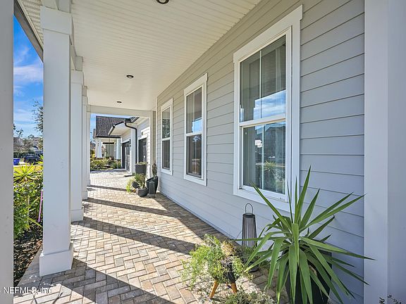 5th image of 762 GLENNEYRE Circle