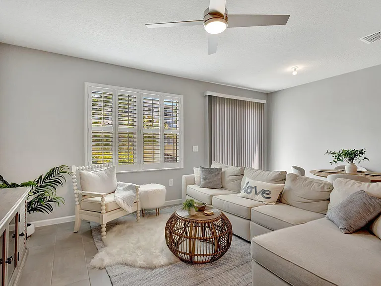 345 SE Angler Dr — Photo 14