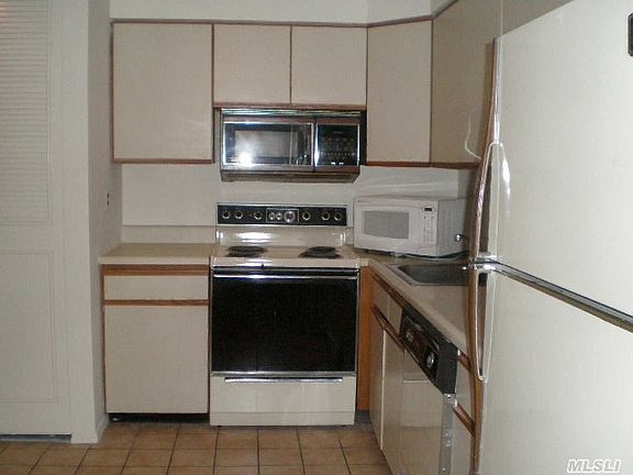 3rd image of 106 Cottonwood Ct