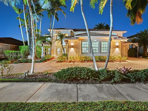 4th image of 1537 Victoria Isle Way