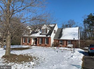 66 Lake View Dr, Gettysburg, PA 17325