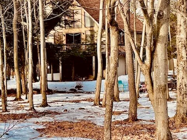 148 Spring St, Lake Harmony, PA 18624