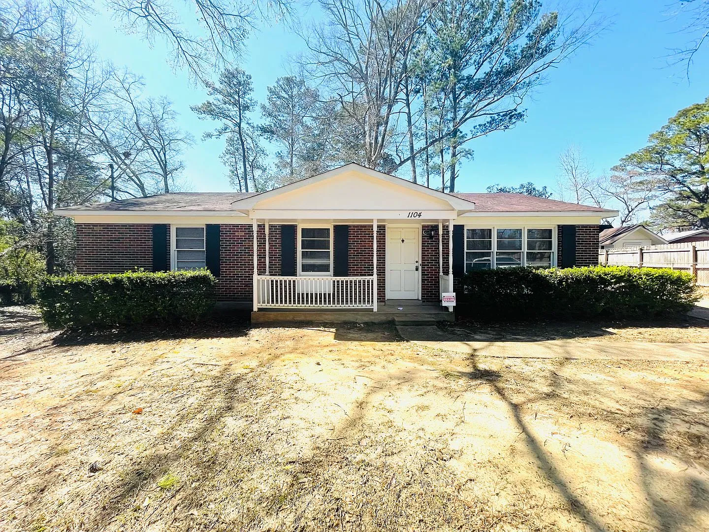 3 bed, 2.0 bath, 1392 sqft, $1,300 — Photo 1