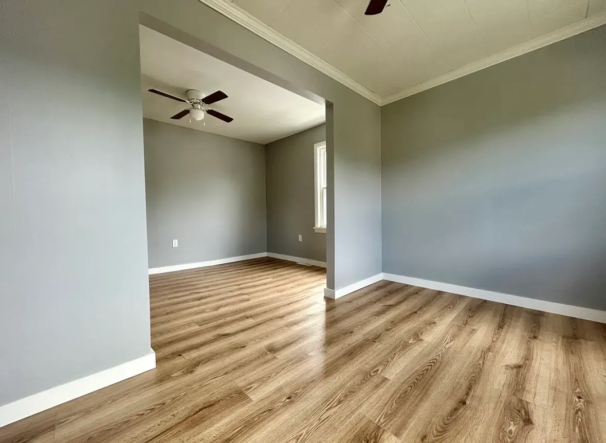 3 bed, 1040 sqft, $1,900 — Photo 3