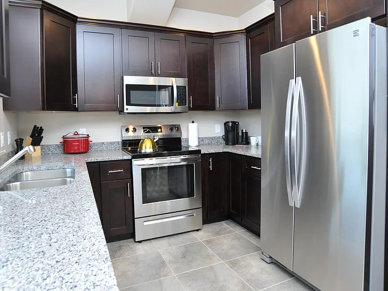 1218 E Blacklidge Dr — Photo 35
