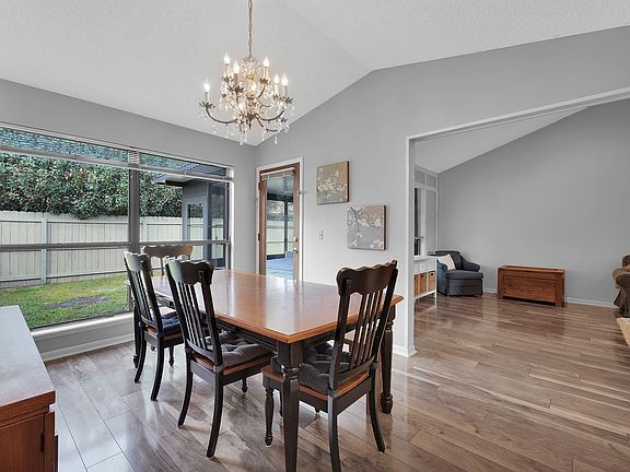 5th image of 7812 Fawn Brook Cir E