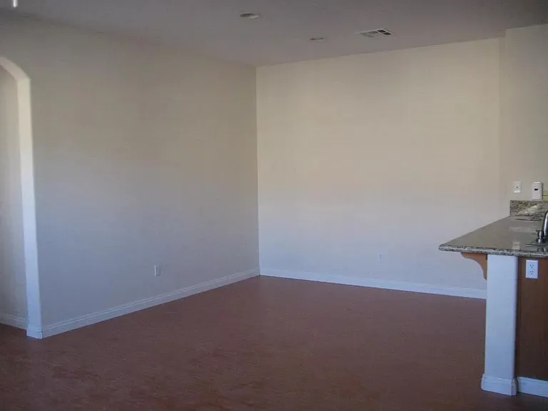 25557 Huxley Dr — Photo 3