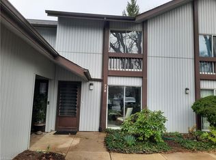 778 Pipes Ct, Northfield, OH 44067