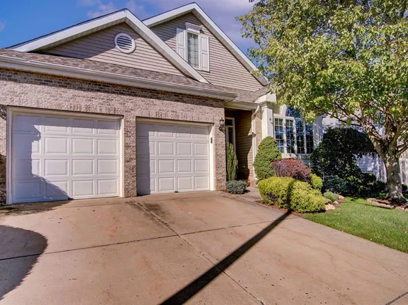 7 London Dr, Monroe Township, NJ 08831