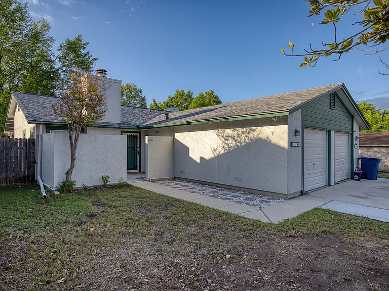 11146 El Sendero St — Photo 2