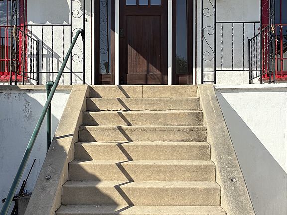 2nd image of 1813 Effie St #1