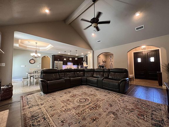 4th image of 6695 Woodridge Dr