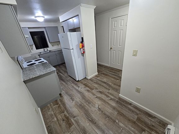4th image of 34 North St #D