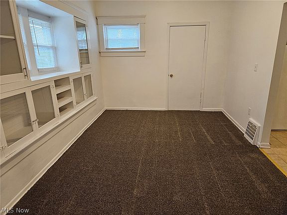 4th image of 487 Talbot Ave