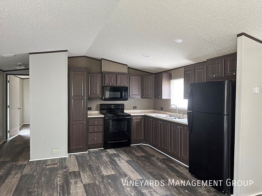 1049 Wildwood Dr Fayetteville NC Zillow